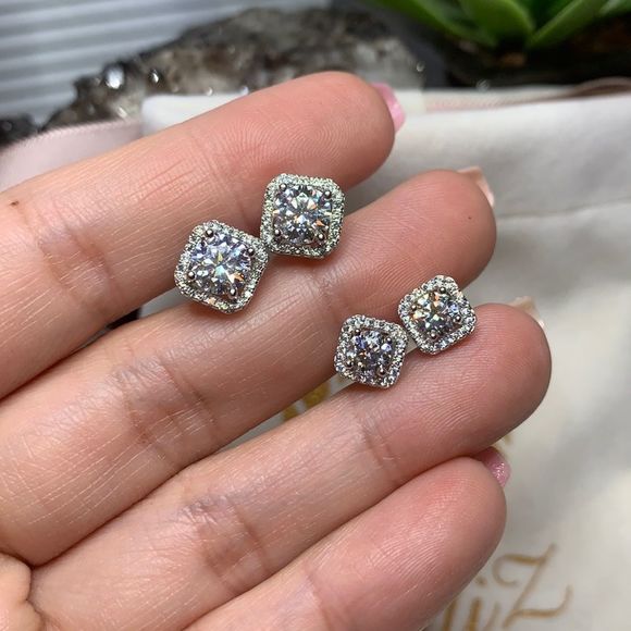 Jewelry - Square halo round brilliant diamond earrings